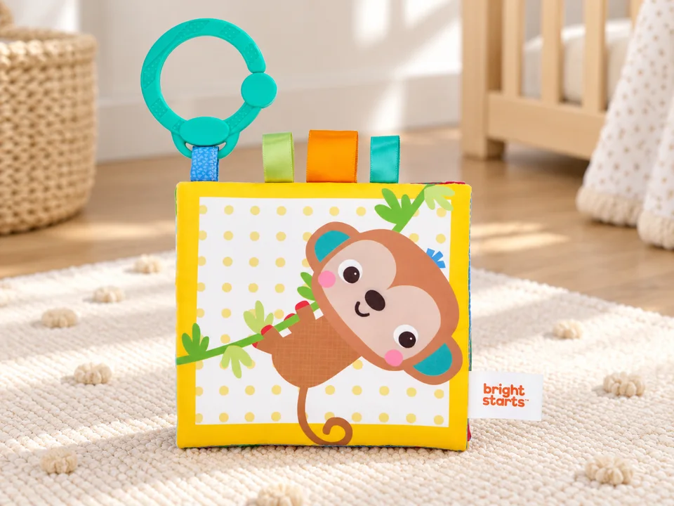 Bright Starts Safari Buddies livre tissu, mise en scène illustrée