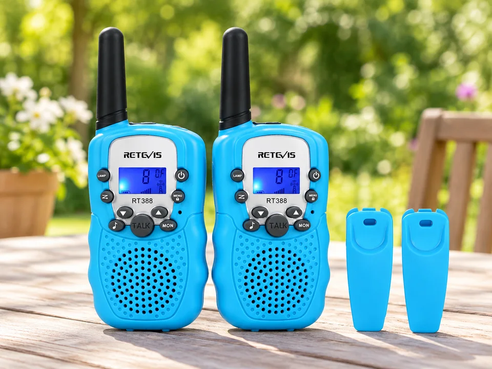 Paire de talkies-walkies RT388 bleu ciel, mise en scène illustrée
