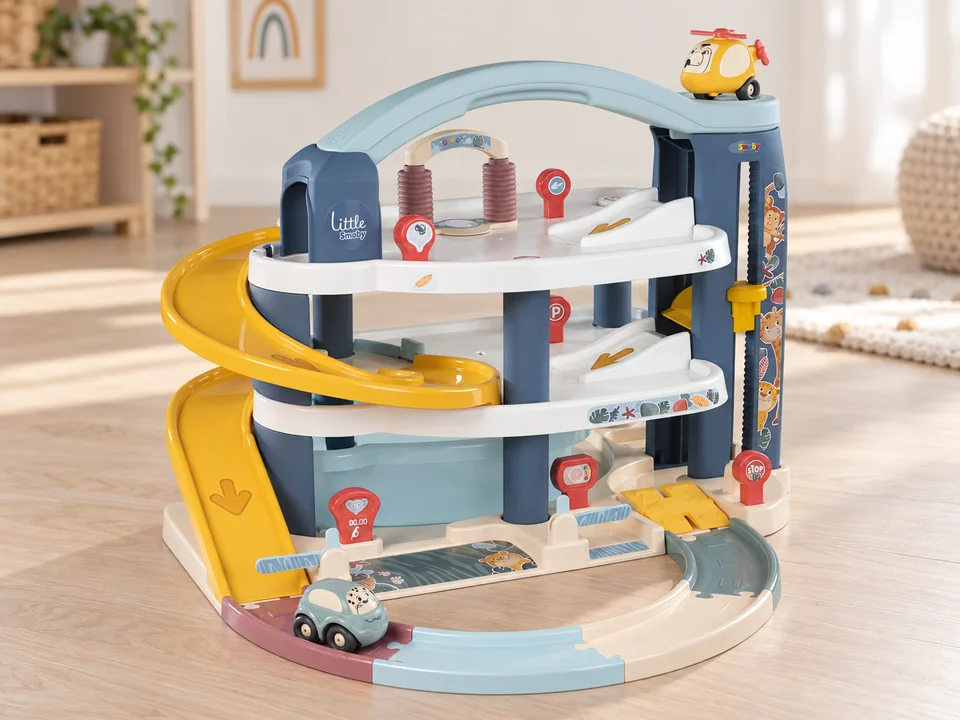 Smoby Little Grand Garage à trois niveaux, mise en scène illustrée
